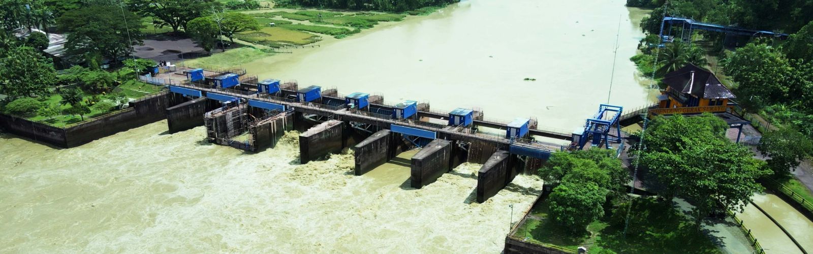 Bendung Gerak Serayu: Pengendali Air yang Menyimpan Cerita Cilacap